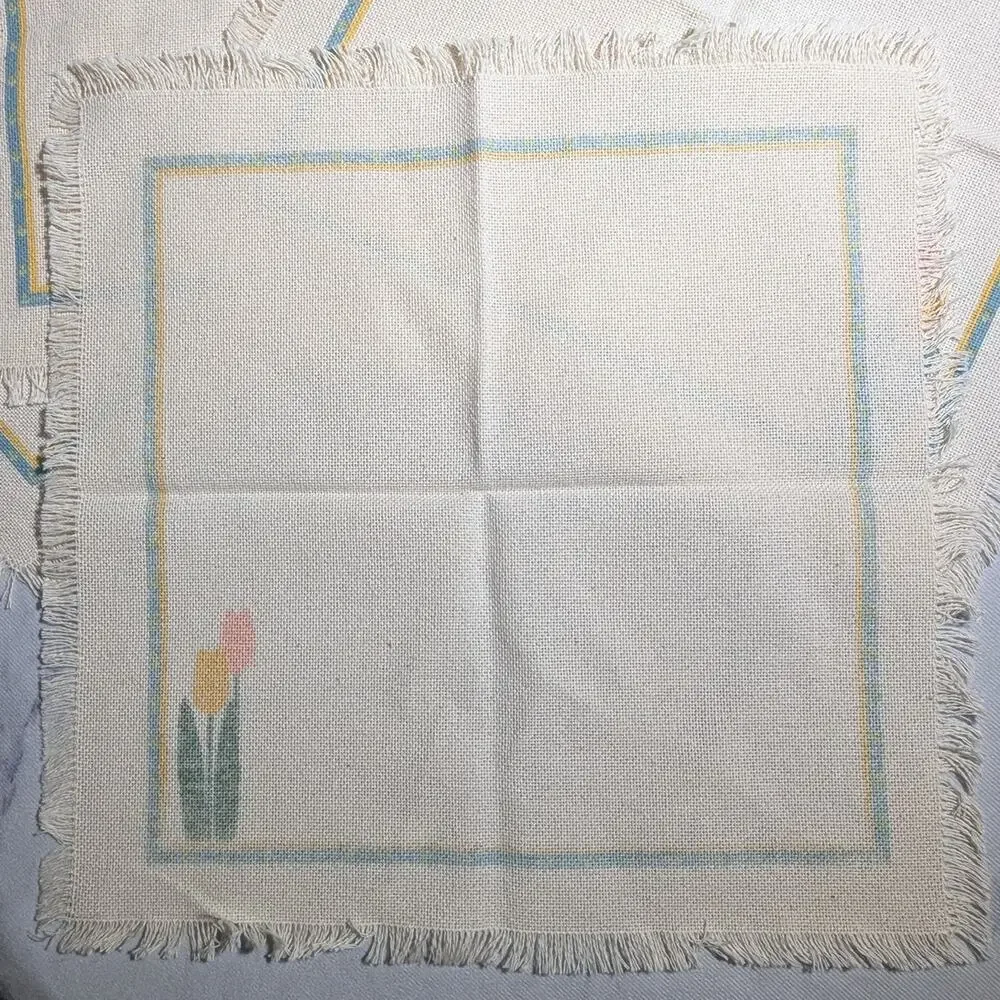 Vtg 1970s Set of 4 Ivory Tulip Patterned Square Fringe Trim Fabric Placemats